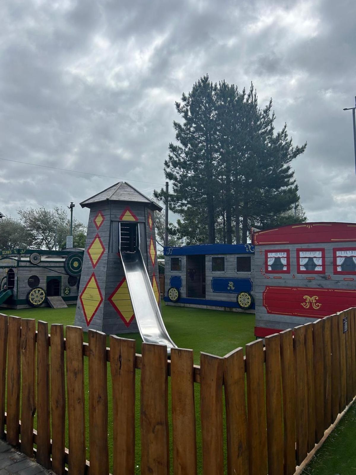 Hotel Whitehouse Leisure Park Kinmel Bay Exterior foto